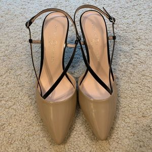 Chinese Laundry black & tan strappy pumps
